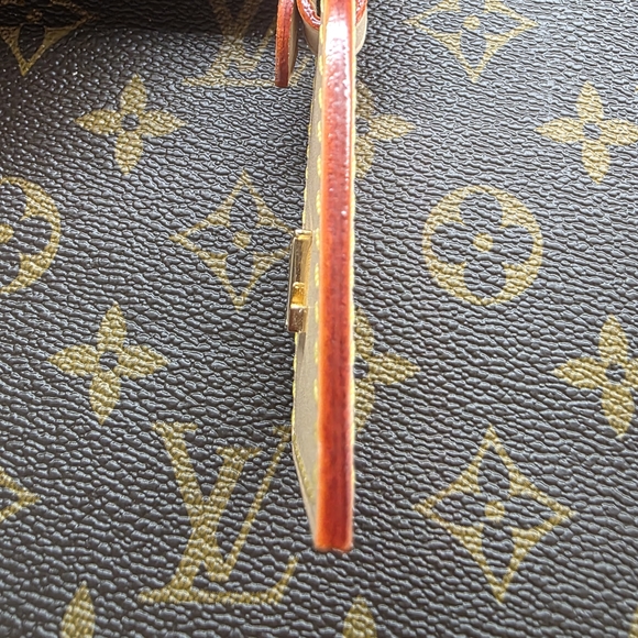 Louis Vuitton Monogram Canvas Bag - Picture 6 of 8